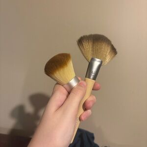 Set of Two Makeup Brushes